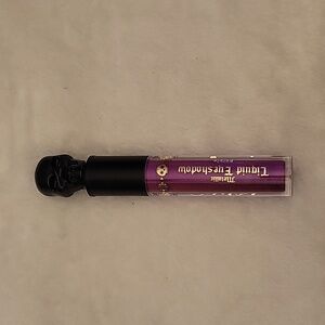 Women"s liquid Eyeshadow. Dark Pink Sort Of